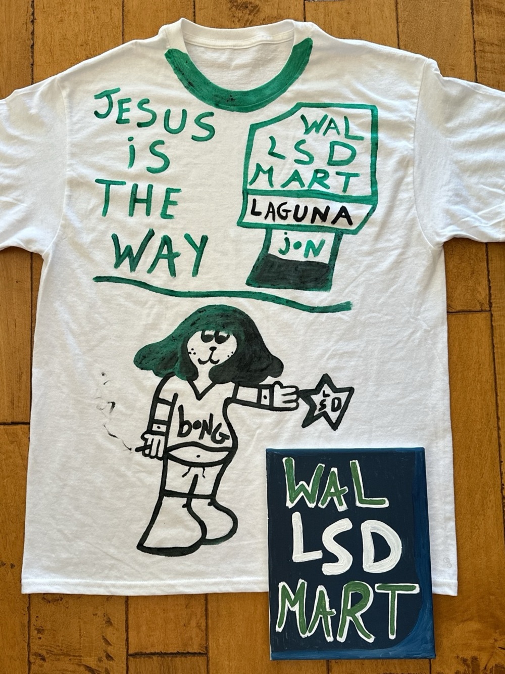 White Short-Sleeve Tee with Green & Black Surf Graphic comes with art on canvas